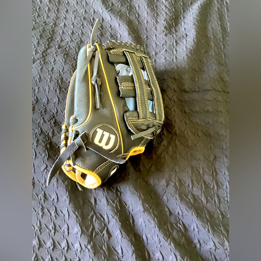 Wilson baseball glove
